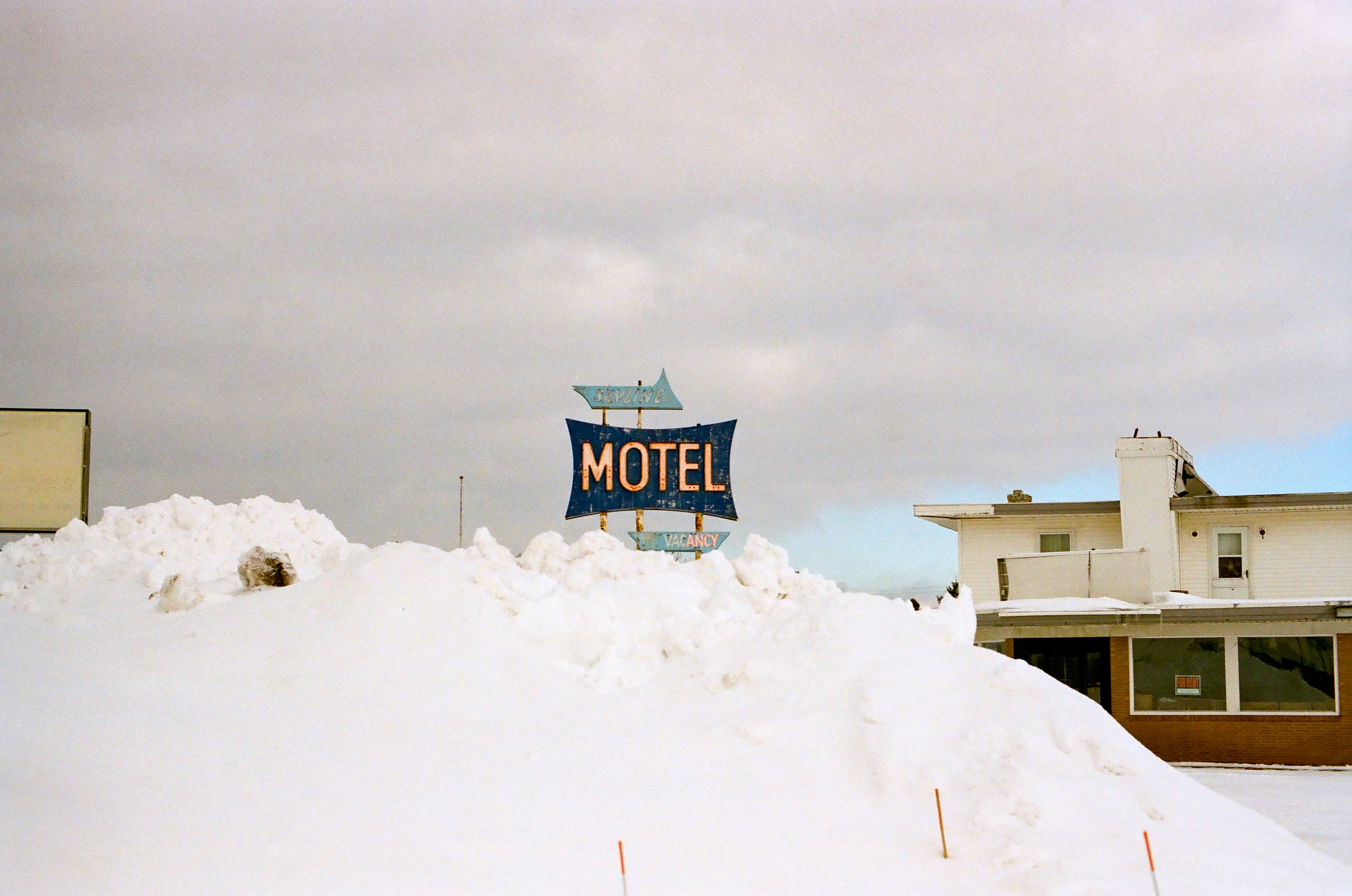 Motel weather sign